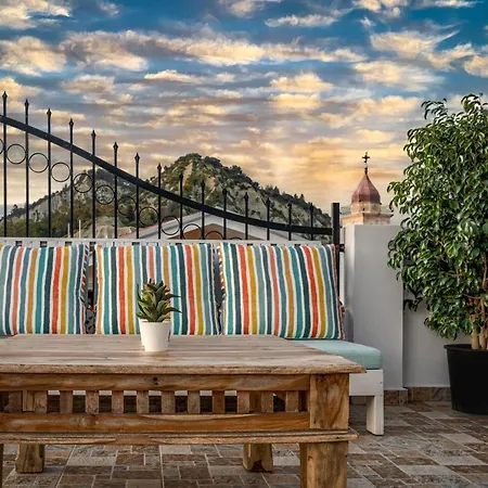 Marayas Modern Loft! Apartment